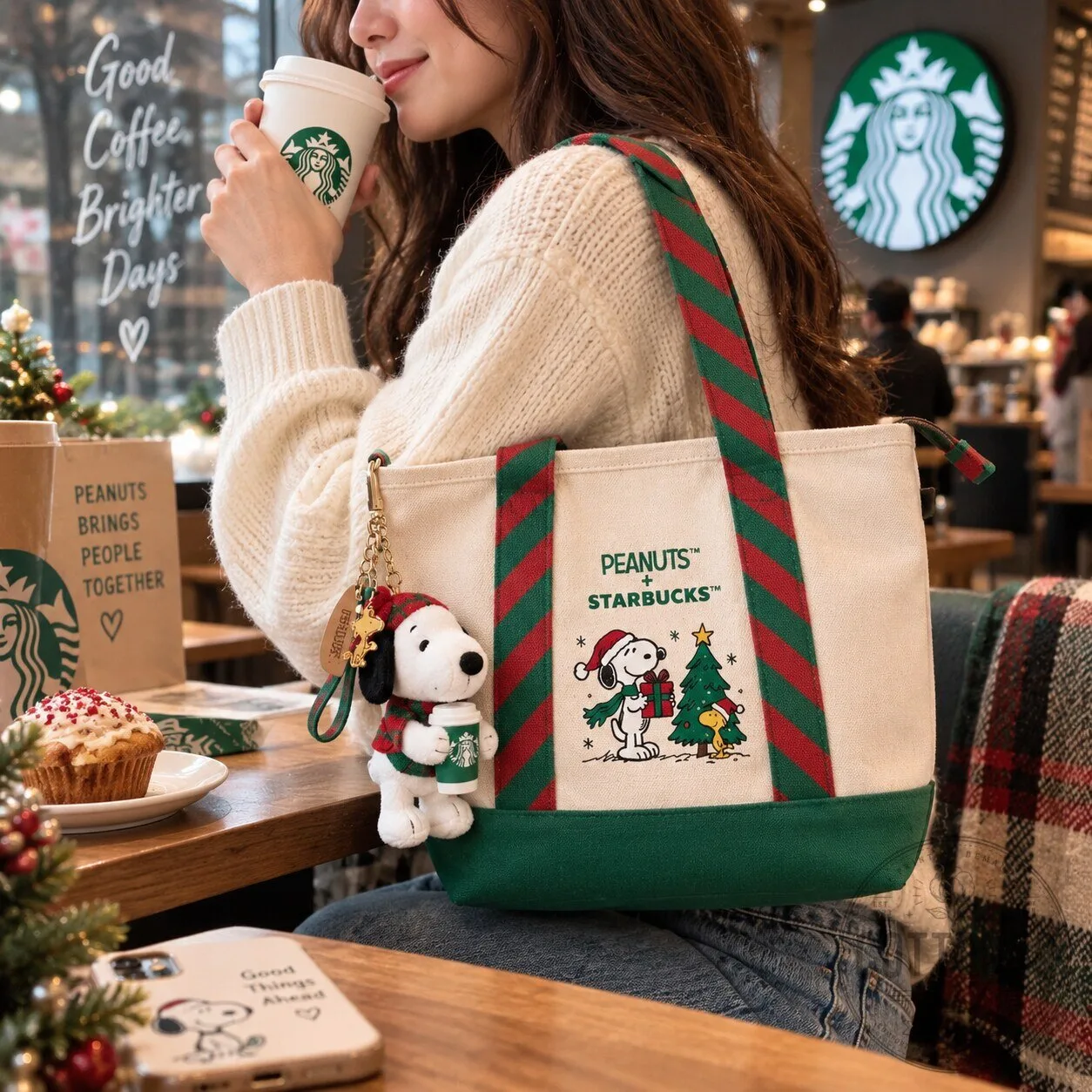 Starbucks x Peanuts Snoopy Christmas Tote Bag with Plush Charm 9 Starbucks x Peanuts Snoopy Christmas Tote Bag with Plush Charm